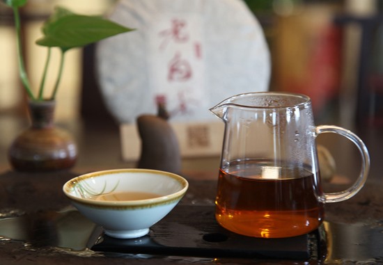 白茶的功能与感化_白茶最奥妙的功能